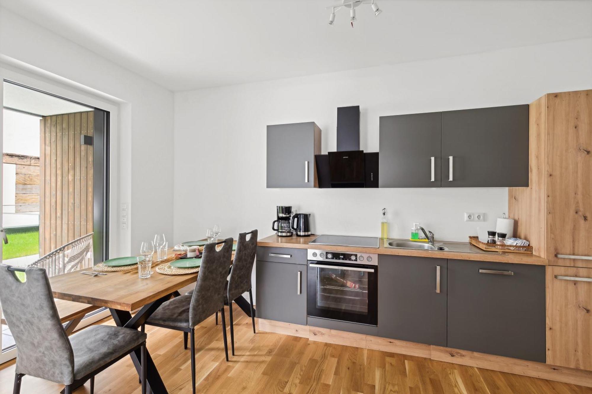 Sali Homes R4 - High-Quality Apartment With Terrace Bayreuth Bagian luar foto