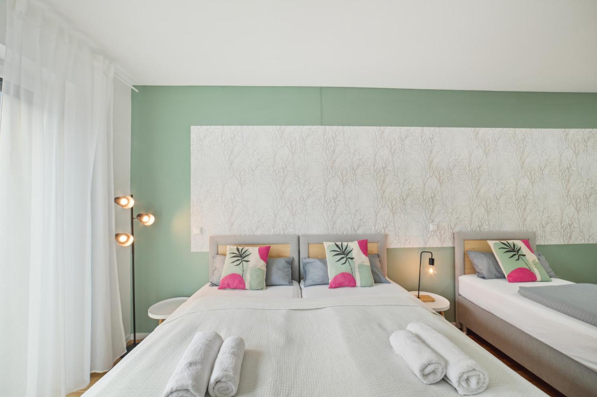 Sali Homes R4 - High-Quality Apartment With Terrace Bayreuth Bagian luar foto