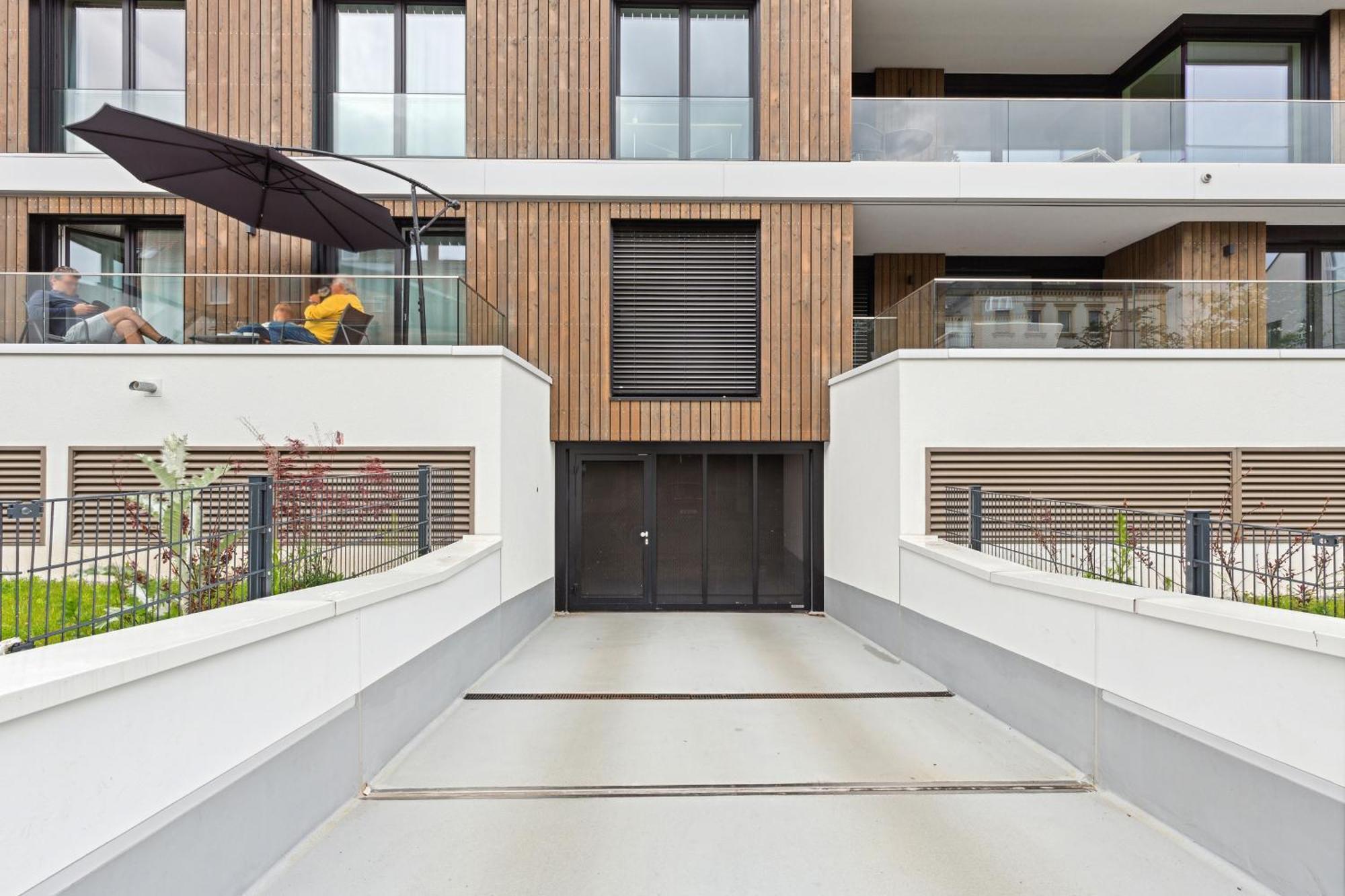 Sali Homes R4 - High-Quality Apartment With Terrace Bayreuth Bagian luar foto